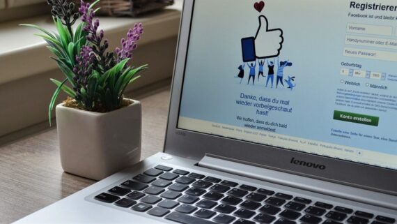 Facebook Desktop Version