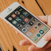 Apple iPhone SE
